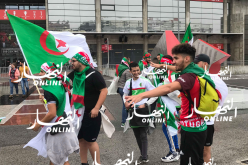 بالصور..أنصار الخضر يصنعون أجواءا حماسية أمام ملعب النور