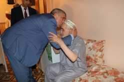 والي المدية يزور عددا من المجاهدين