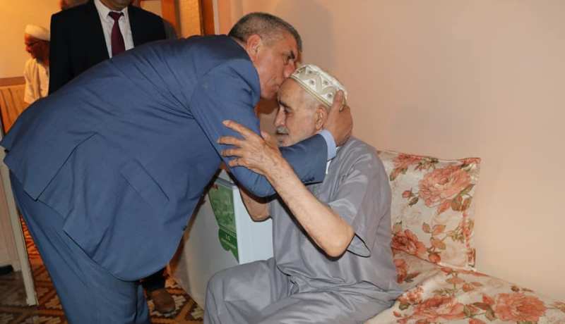 والي المدية يزور عددا من المجاهدين