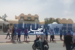 بالصور..شباب من الوادي يغلقون طريق مجلس القضاء والسبب الحُكم!