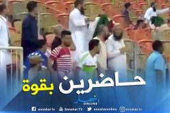 بالصور.. الجماهير الجزائرية حاضرة لمناصرة الوفاق ضد أهلي جدة