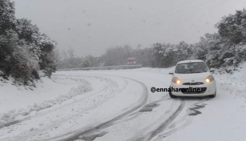 الثلوج تغلق عدة طرقات بالولايات الشرقية للوطن