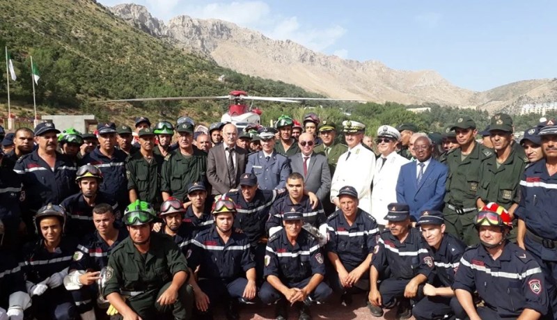 وزير الداخلية يحيي أعوان الحماية المدنية ويثني على جهودهم