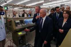 بالصور.. يوسفي يشرف على تصدير 200 طن من المنتجات النسيجية نحو أوروبا