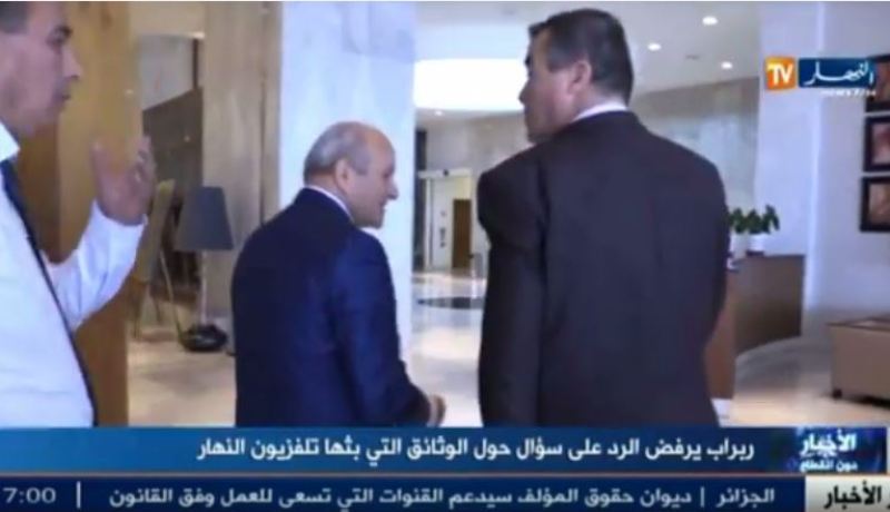 بالفيديو.. ربراب يتحاشى كاميرا النهار ويرفض الرد