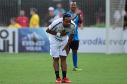 رونالدينيو يعتزل عالم المستديرة !