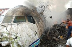 مصرع 74 شخصا والعثور على 28 جثة السبت اثر تحطم طائرة في الكونغو الديموقراطية