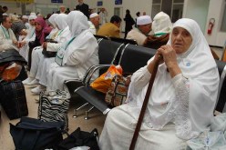 مصير مجهول لآلاف المعتمرين الجزائريين حجزوا عبر القطرية