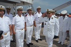 قائد القوات البحرية يشرف على تفتيش السفينة الشراعية المدرسة “الملاح”