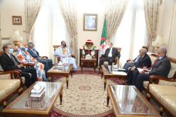 رئيس مجلس الأمة يستقبل وفداً برلمانياً صحراوياً