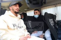 بالصور.. محرز فيغولي بن ناصر وماندي يصلون للجزائر