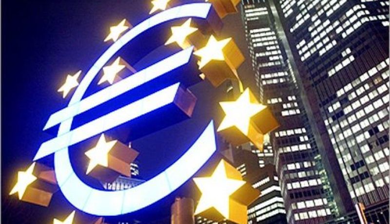 اليورو يهبط إلى أدنى مستوياته في 4 أشهر بسبب اليونان
