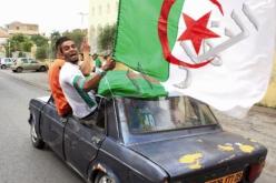 الجزائريون يهدون فوز الخضر لغزة