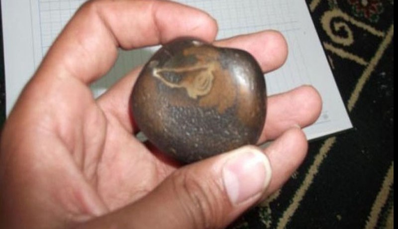 العثور على حجر من ''سجيل'' يعود لحادثة الفيل قبل 14 قرنا ونصف