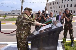 الفريق أحمد قايد صالح في زيارة إلى الفوج الخاص للتدخل بقيادة الحرس الجمهوري