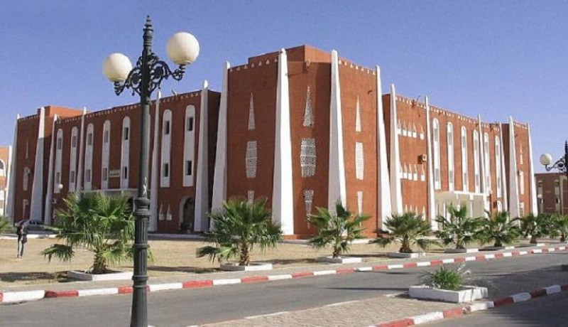 والي أدرار يدعو مديري الهيئات العمومية للتكفل الأمثل بانشغالات المواطنين