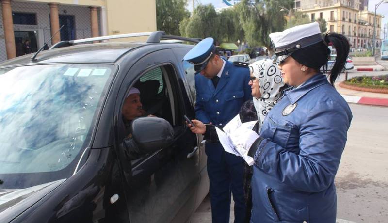 بالصور.. أمن معسكر يطلق حملات تحسيسية حول السلامة المرورية