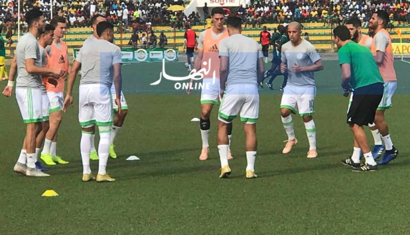 بالصرو.. لاعبو الخضر يباشرون عملية الإحماء بملعب “لومي”