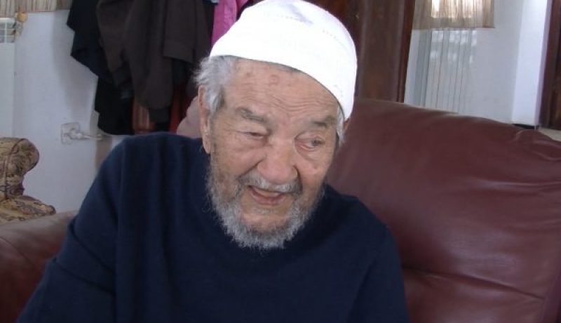 وصول جثمان المجاهد عمار بن عودة مساء اليوم إلى مطار الجزائر