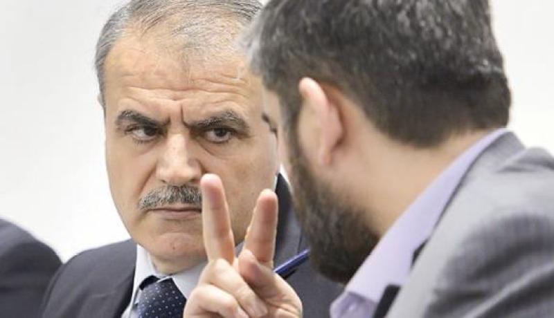 محمد علوش .. كبير مفاوضي المعارضة السورية يستقيل ويوضح الأسباب