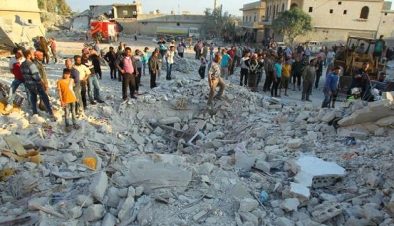 مقتل 12 شخصا بأكثر من 33 غارة جوية روسية على قرى بإدلب السورية