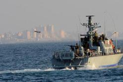 زوارق الكيان الصهيوني تستهدف الصيادين الفلسطينيين في غزة