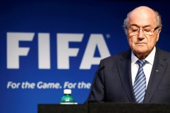 خطاب لبلاتر يقابل بالتصفيق الحاد