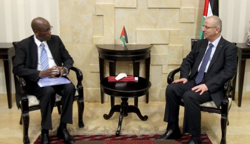 رامي الحمد الله يبحث مع المبعوث الجنوب إفريقي آخر التطورات السياسية