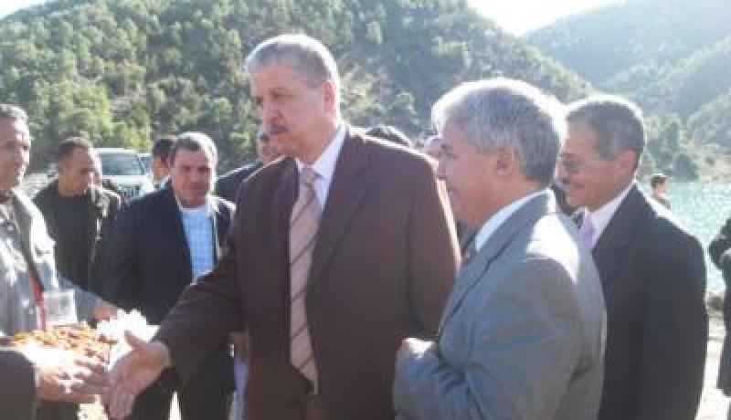 سلال يدشن مشروع تزويد منطقة شمال الظهرة في غليزان بالماء الشروب