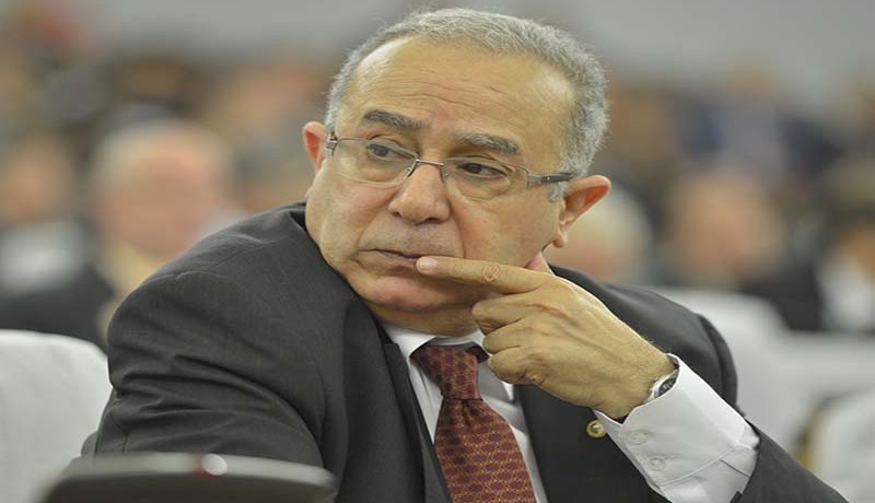 كيري يستعرف بالجزائر
