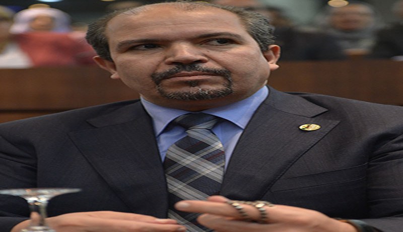 عيسى يمشي بلا قزول