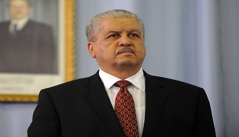 سلال مطلوب للتحقيق في الداخلية والخارجية