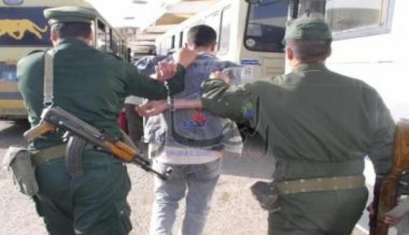 درك سيدي بلعباس يوقف حراق افريقي بحوزته 600 ورقة مزورة