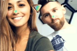 بالصور … “نيمار” يستفز “لويس سواريز” ويمازح “ميسي” وزوجته