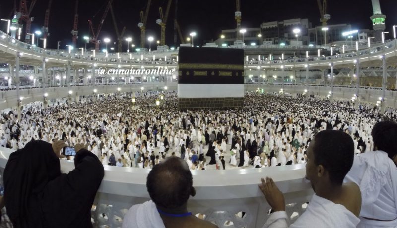400 ألف جزائري أدوا مناسك العمرة منذ بداية الموسم