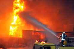 وفاة 13 شخصا وإصابة 12 آخرين في حريق بمركز تجاري بالفيتنام