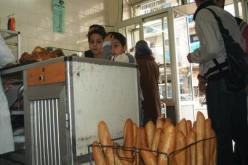 تارة مخبرة وتارة حانة