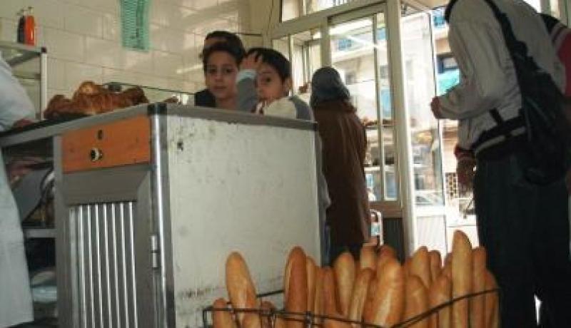 تارة مخبرة وتارة حانة