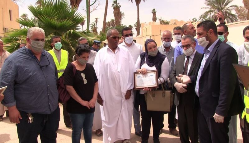 بالصور.. غرداية: جمعية “إحسان” الخيرية توزع قفف وألبسة العيد ومعدات طبية بالمنيعة