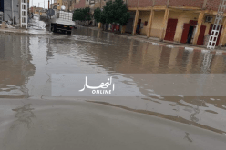 بالصور.. سيول الأمطار تشل حركة المرور بمدينة المغير في الوادي