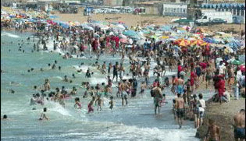 أكثر من 500 طفل ببسكرة يقيمون على شواطئ البحر