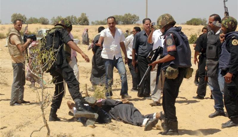 الجيش المصري يلقي القبض على 24 مسلحا بالعريش