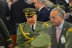 رئيس الجمهورية يكلف اللواء سعيد شنقريحة قائد القوات البرية بقيادة الأركان بالنيابة