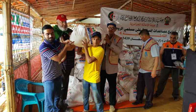 بالصور.. قافلة هيئة الإغاثة الجزائرية التابعة لجمعية الإرشاد والإصلاح في مخيمات اللاجئين الروهينجيا