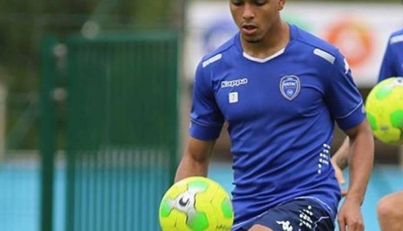 فيتوريا سيتوبال و بوافيستا يتنافسان من أجل التعاقد مع حمزاوي يانيس