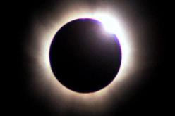 الجزائر والعالم يشهدان الأن أكبر خسوف كلي للقمر