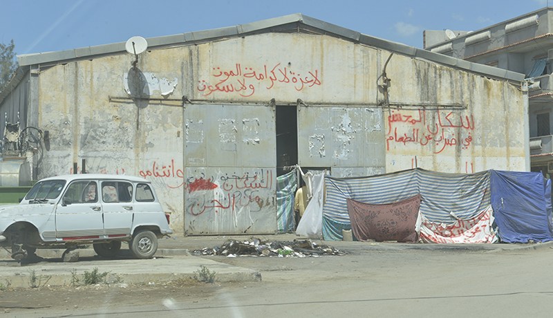 الجن يطرد 14 عائـلة من مـسـتودع بتسالة المرجة ويحرق أثاثهم