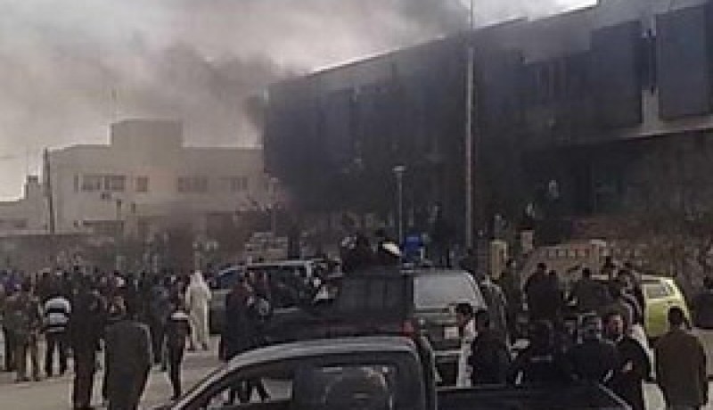 قوات القذافي تقصف مستشفى مصراتة