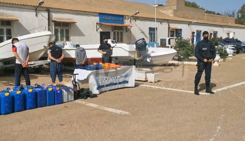 بالصور.. حجز 15 قارب صيد و16 محركا خلال مداهمة لمزرعة بولاية وهران
