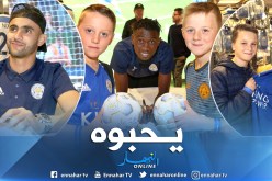 جماهير ليستر تحتشد للحصول على توقيع غزال